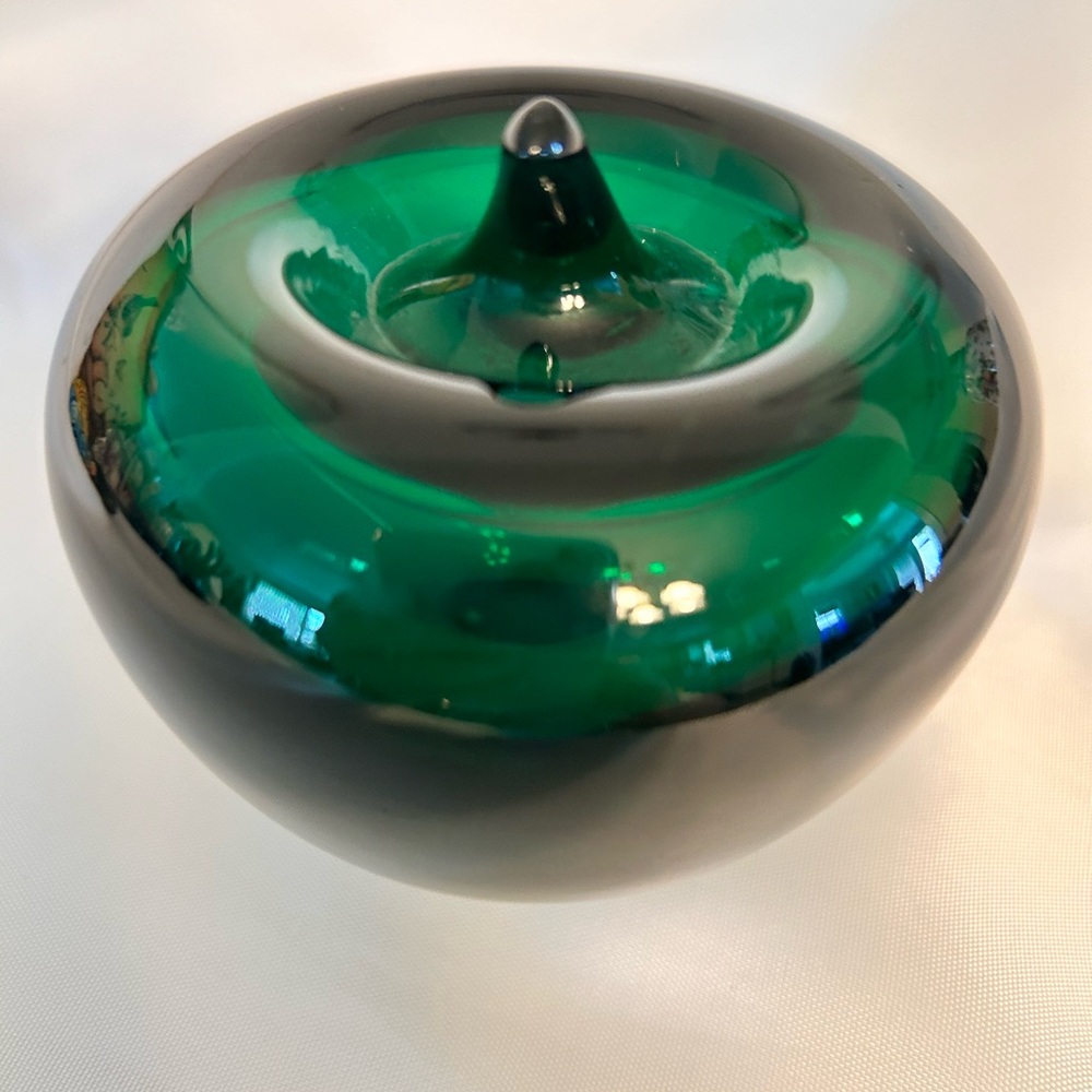 Vintage Hand Blown Elegant Green Glass Art Sculpture Paperweight Collectible